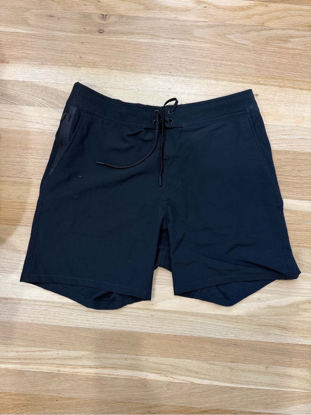 Men’s M Ten Thousand Foundation Shorts 7”
